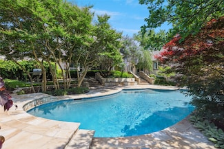 6015 Meadowcreek Dr, Dallas, TX 75248