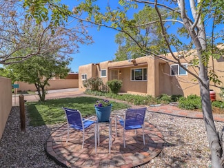 140 Pine St, Santa Fe, NM 87501