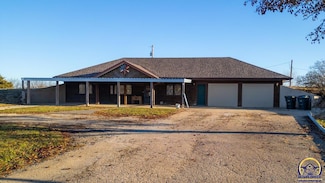 11200 S Topeka Ave, Carbondale, KS 66414