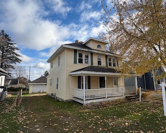 172 N Main St, Clintonville, WI 54929