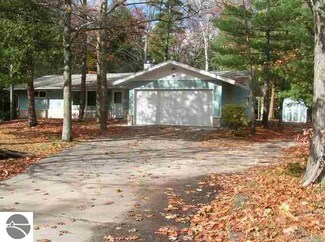 6088 W River Rd, Glen Arbor, MI 49636