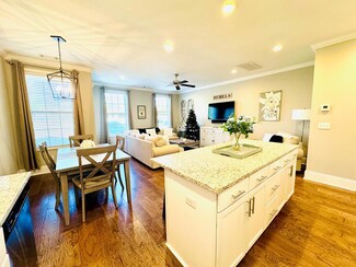 102 Farm View Dr, Oxford, MS 38655