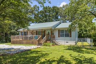 804 Schmitt Rd, Rossville, GA 30741