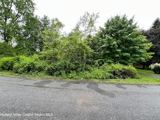 101 Ichabod Crane Cir, Coxsackie, NY 12051