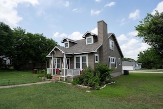 610 E Pfluger St, Pflugerville, TX 78660