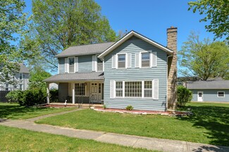 317 E 2nd St, Lawton, MI 49065