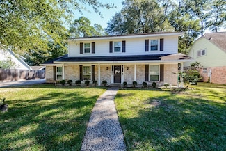 5731 Old Lodge Dr, Houston, TX 77066