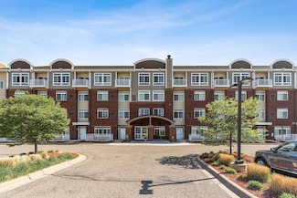 649 Old Highway 8 NW Unit 336, New Brighton, MN 55112