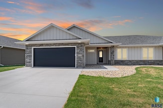501 N Wildcat Dr, Sioux Falls, SD 57110