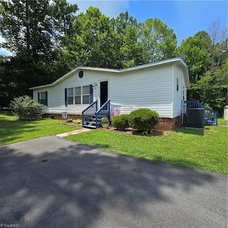 545 Rains Rd, Thomasville, NC 27360