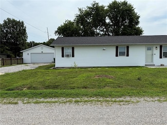 2309 S 6th St, Mascoutah, IL 62258