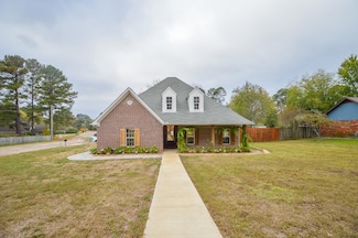 100 Walden Way, Starkville, MS 39759