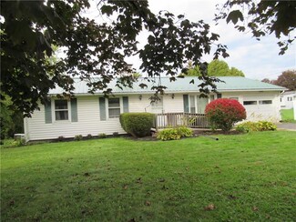 2 Jefferson Ave, Le Roy, NY 14482