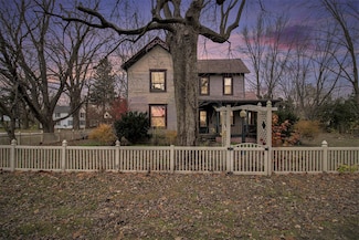 104 W Cross St, Wanatah, IN 46390