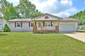 2939 Heather Ln NW, Warren, OH 44485