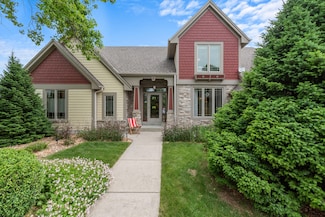 4570 Stoney Creek Rd, West Bend, WI 53095