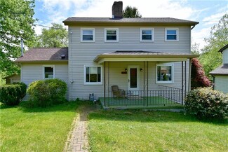 210 Pollock St, Tarentum, PA 15084