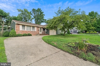 256 Tam Oshanter Rd, Mount Laurel, NJ 08054