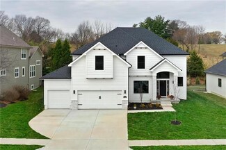 7160 N National Dr, Kansas City, MO 64152