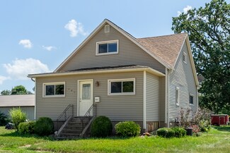 301 E 2nd St, Oglesby, IL 61348