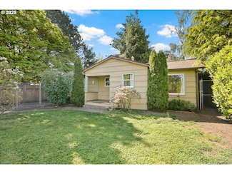 8422 NE Sacramento St, Portland, OR 97220