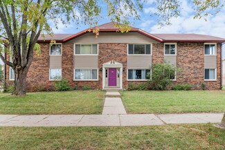 1344 Camden Way, Waukesha, WI 53186