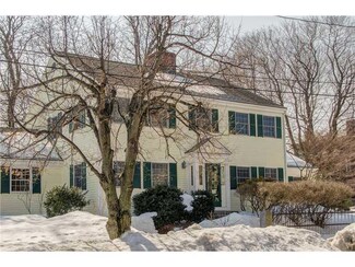 196 Pine St, Portland, ME 04102