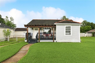 8616 Livingston Ave, Chalmette, LA 70043