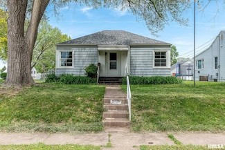 2238 W Lombard St, Davenport, IA 52804