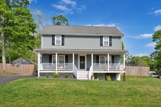 17 Plymouth Ave, East Wareham, MA 02538