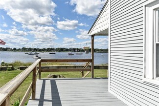 72 Bridge St, Warren, RI 02885
