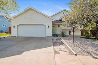2198 Old Farm Ct, Rapid City, SD 57703