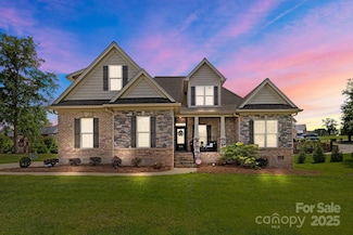 335 Wintergreen Ct, Kings Mountain, NC 28086