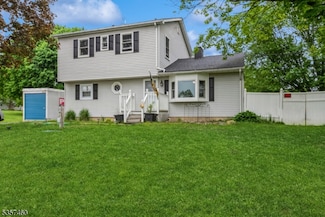 8 Millbrook Rd, Washington, NJ 07882