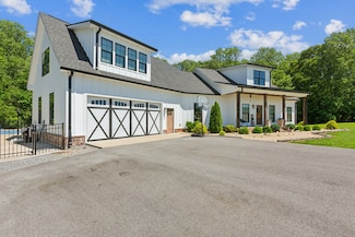 1930 Williams Rd, Lafayette, TN 37083
