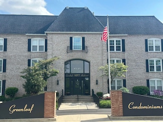 1077 Greenleaf Blvd Unit 101, Elkhart, IN 46514