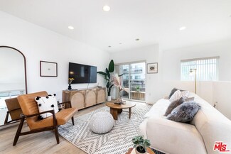 15237 Weddington St Unit 1, Sherman Oaks, CA 91411