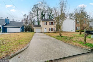 821 Stonebridge Park Cir, Lithonia, GA 30058