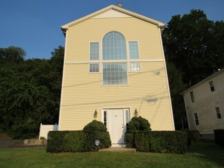 3 Richard St, Ansonia, CT 06401