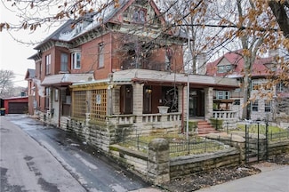 425 Gladstone Blvd, Kansas City, MO 64124