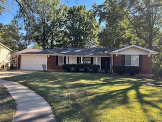 8 Canoebrook Dr, Florissant, MO 63033