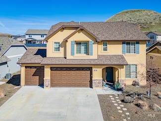 5556 W Creeks Edge Dr, Boise, ID 83714