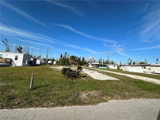4948 Curlew Dr, Saint James City, FL 33956