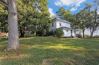 1005 SW Shaver Rd, Gower, MO 64454