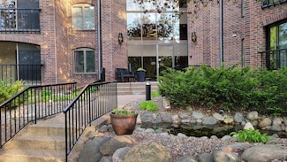 8430 Pennsylvania Rd Unit 109, Bloomington, MN 55438