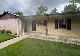 7337 Pinegrove Dr, Jenison, MI 49428