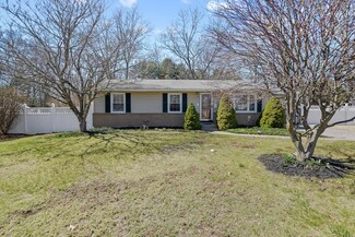 1 Coderre Dr, Bellingham, MA 02019