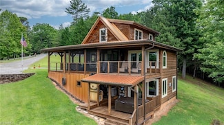 419 Woodpecker Rd, Purlear, NC 28665