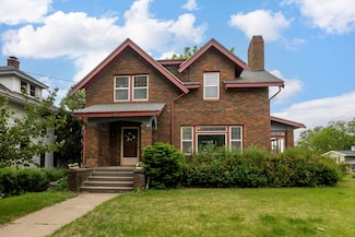 285 N Grandview Ave, Dubuque, IA 52001