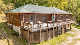 566 Pettit Rd, Sycamore, PA 15364